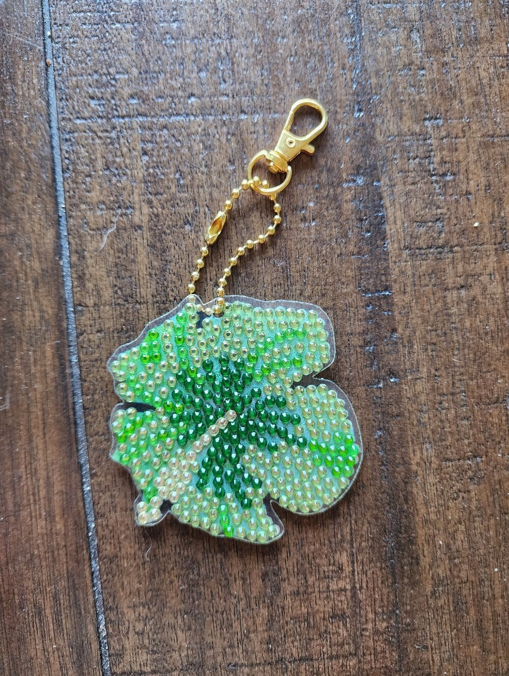 Gold-Trim Green Crystal Flower Keychain